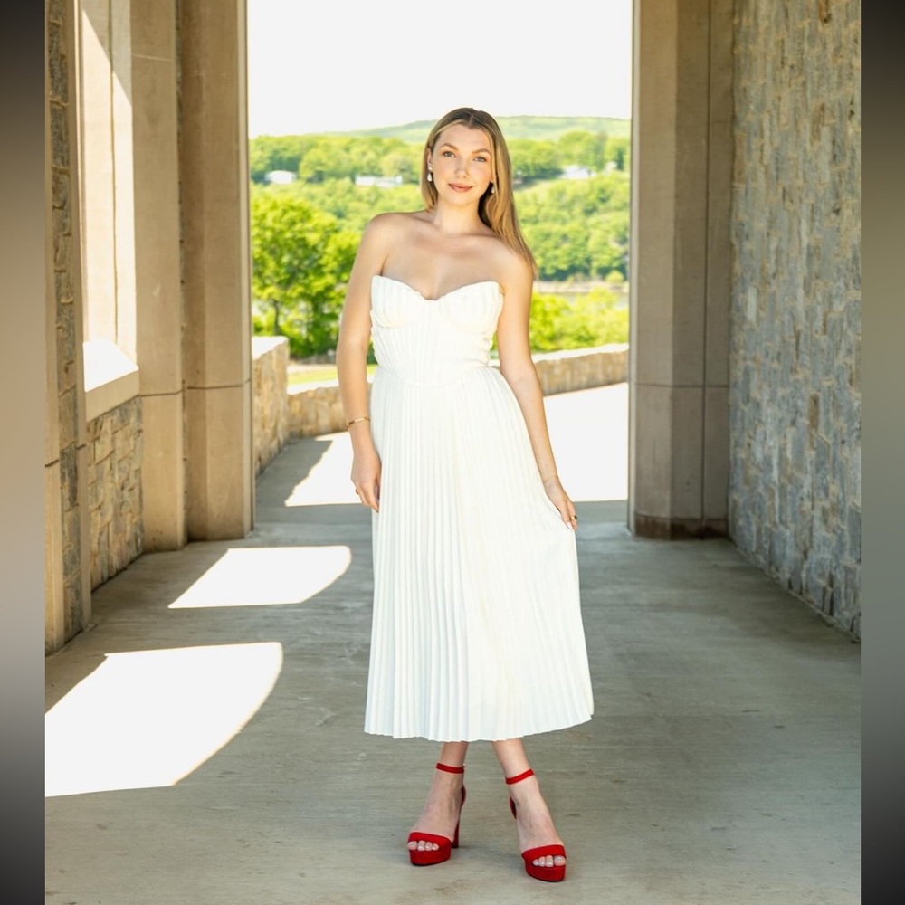 HOUSE OF CB 'Amorata'‎ Ivory Pleated Maxi Dress NWOT size XS D-DD - Picture 13 of 17